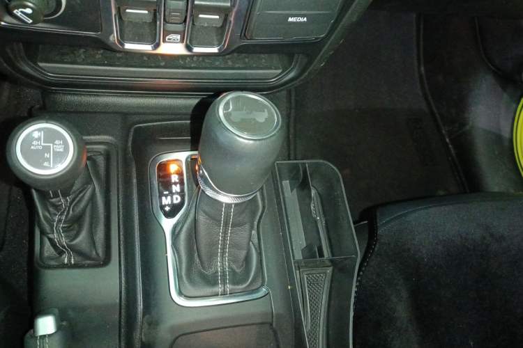 Used Jeep Wrangler New Energy 2022 Four-Door 2.0T 4xe Sahara Fluorescent Yellow Limited Edition