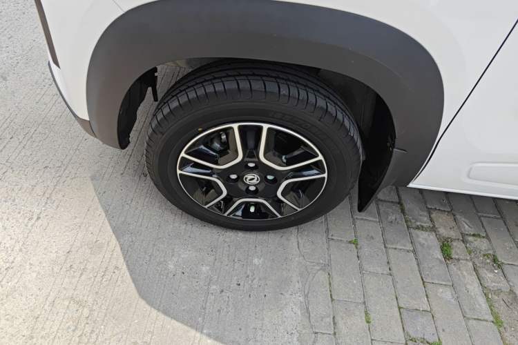 Used Dongfeng NAMMI BOX 2022 Revised Light Wind Edition 201 km Standard Version