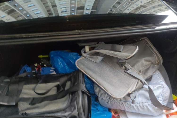 Used Mercedes-Benz E-Class 2012 E 200 L CGI Elegant Model Trunk