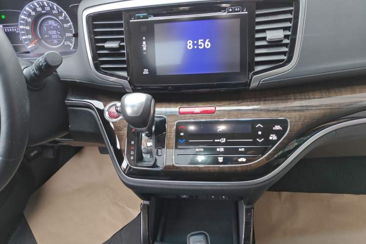 Used Honda Odyssey 2015 Updated Version 2.4L Smart Edition Gear Lever