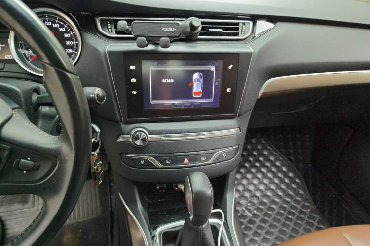 Used Peugeot 408 2016 1.6T Automatic Luxury Edition Audio And AC Panel