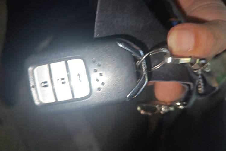 Used Honda Crider 2015 1.8L automatic luxury edition
