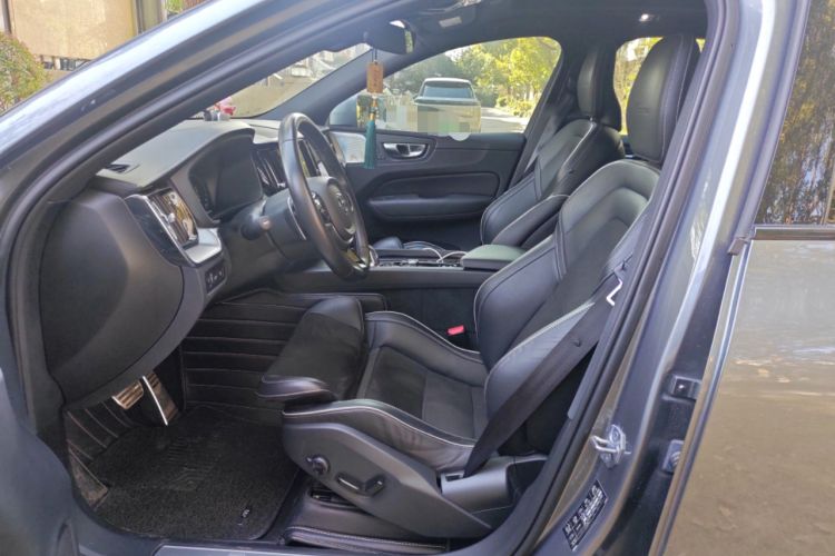 Used Volvo XC60 New Energy 2019 T8 E-Drive Hybrid Intelligent Luxury Sport Edition China V Standard
