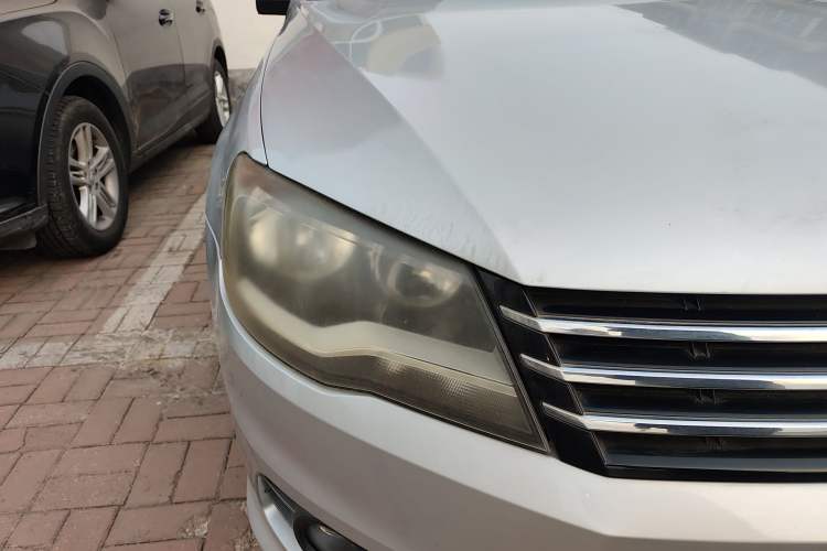 Used Volkswagen Bora 2014 1.6L Manual Comfort Model Right Front Headlight