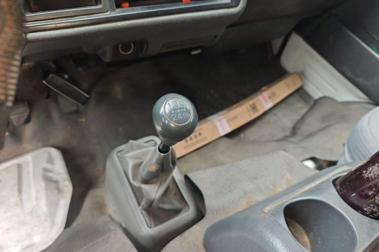 Used Jinbei Hiace 2011 2.0L 5th Generation Kuaiyunwang Standard Version 4G19
