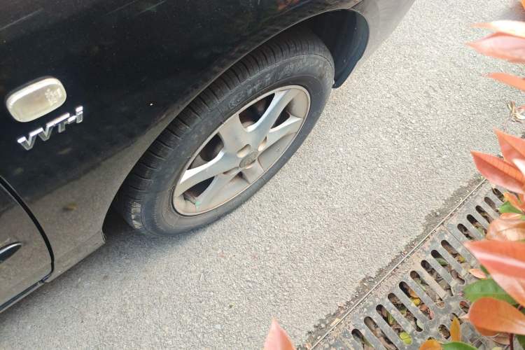 Used Toyota Corolla EX 2011 1.6L Automatic Classic Edition Right Front Wheel Hub