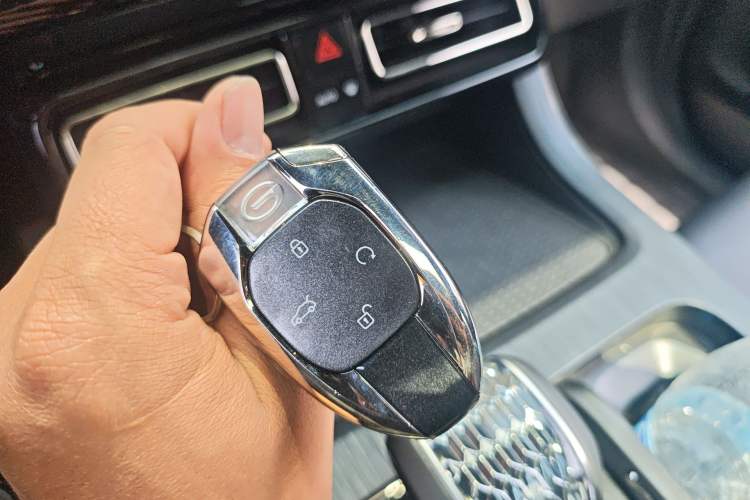 Used GAC Trumpchi GS8 2022 Dual-Engine Series 2.0TM Two-Wheel Drive Prestige Edition (7 Seats) Vehicle Key