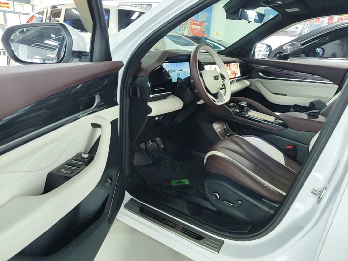 Geely Auto Monjaro L 2021 2.0TD DCT EVO Two-Wheel Drive Prestige Version — снимка 18