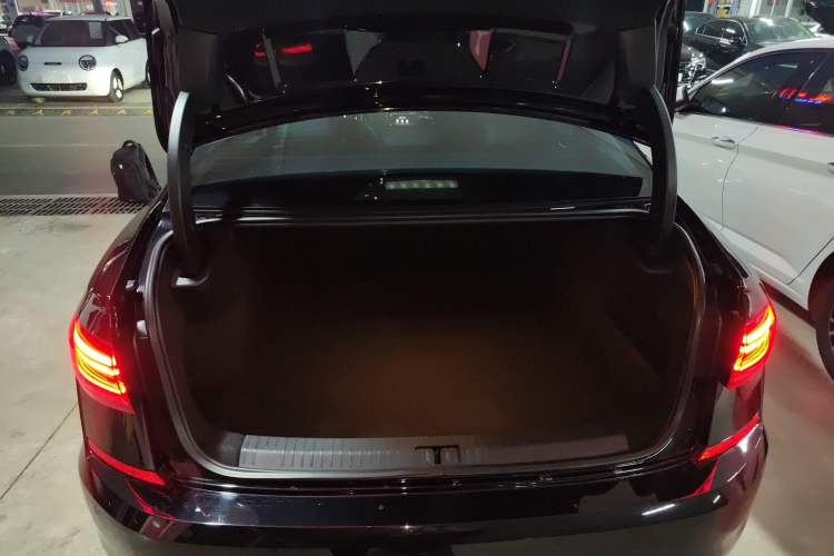 Used Volkswagen Passat 2022 330TSI Starry Elite Edition Trunk