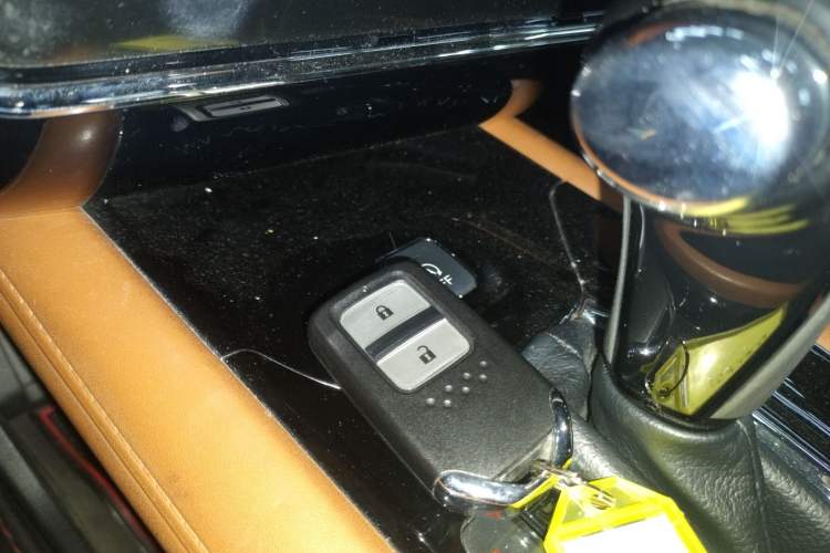 Used Honda Vezel 2015 1.8L CVT 2WD Luxury Model
