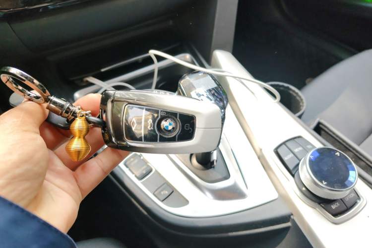 Used BMW 3 Series 2015 320i Luxury Line Stylish Edition