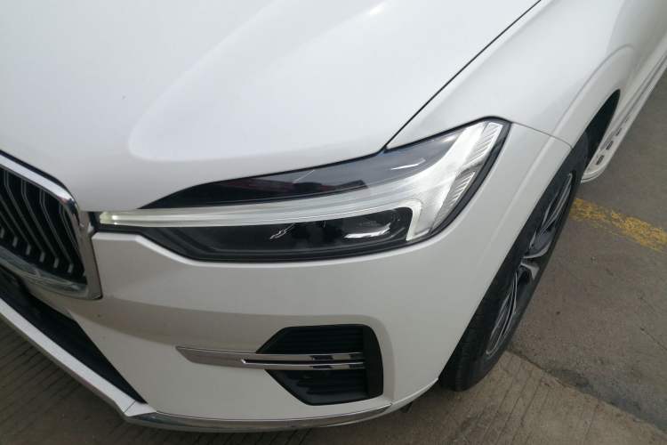 Used Volvo XC60 2023 B5 4x4 Smart Luxury Edition Left Front Headlight