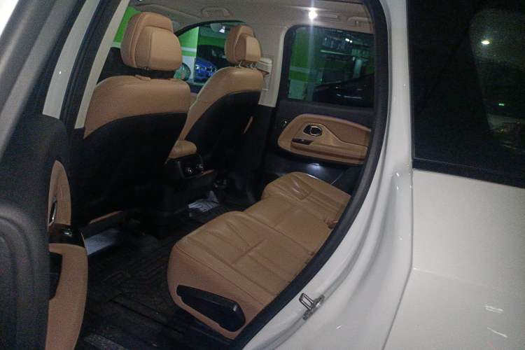 Used Nio ES8 2018 355 km Base Version 7-Seater Edition Left Rear Seat