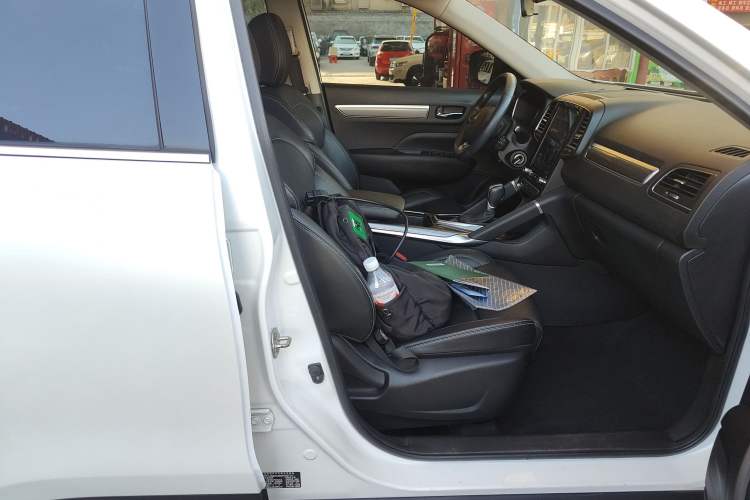 Used Renault Koleos 2017 2.0L Two-Wheel-Drive Leading Edition