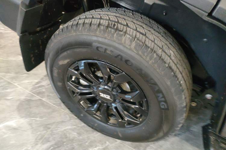 Used 212 T01 2024 2.0T Explorer
