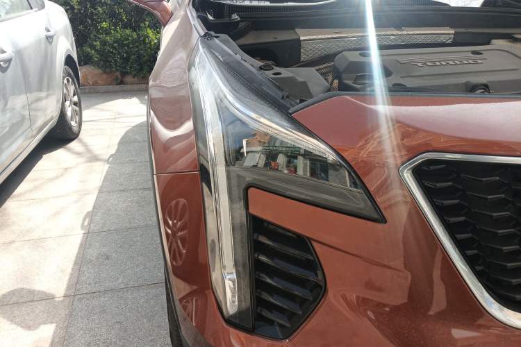 Used Cadillac XT4 2018 28T 4x4 Leading Sport Model