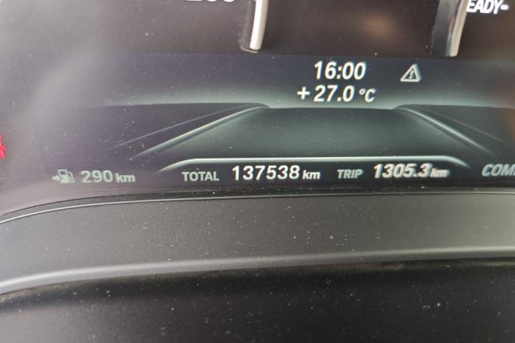 Used BMW 5 Series 2018 528Li Launch Special Edition Odometer Close Up