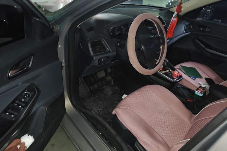 Used Ford Escort 2015 1.5L Automatic Fashion Model