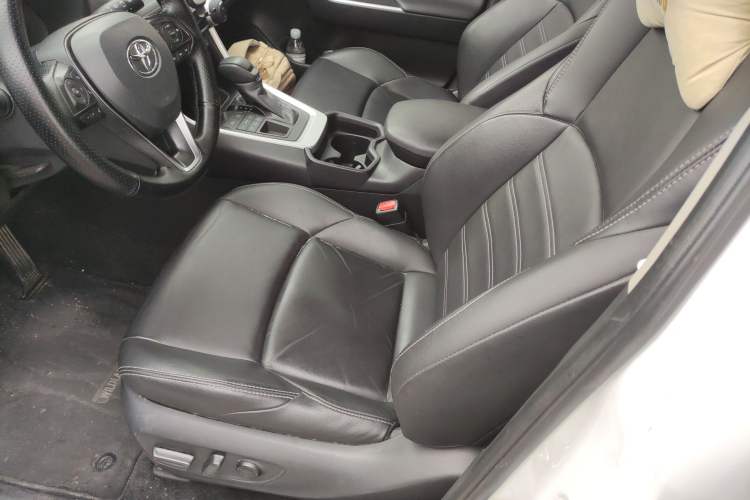 Used Toyota Wildlander 2020 2.0L CVT 4x4 Luxury Edition
