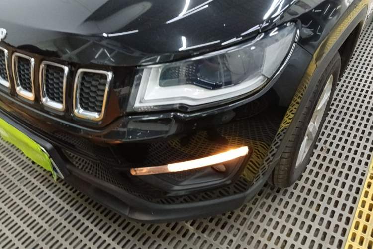 Used Jeep Compass 2017 200T Automatic Family Edition
