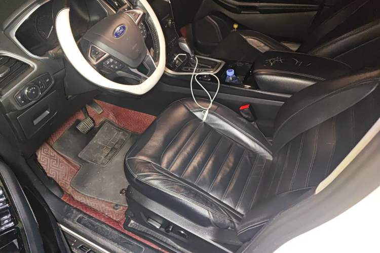 Used Ford Edge 2016 EcoBoost 245 Two-Wheel-Drive Titanium 7-Seater
