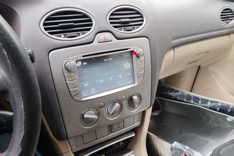 Used Ford Focus 2013 Sedan Classic 1.8L Manual Base Model
