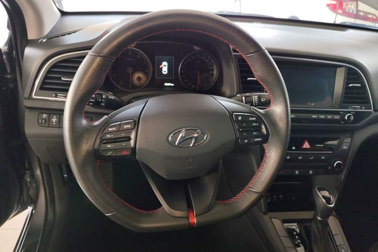 Used Hyundai Elantra (6th Generation / Lingdong) 2018 1.4T Dual-Clutch Xuan Dong · Dynamic Edition Steering Wheel