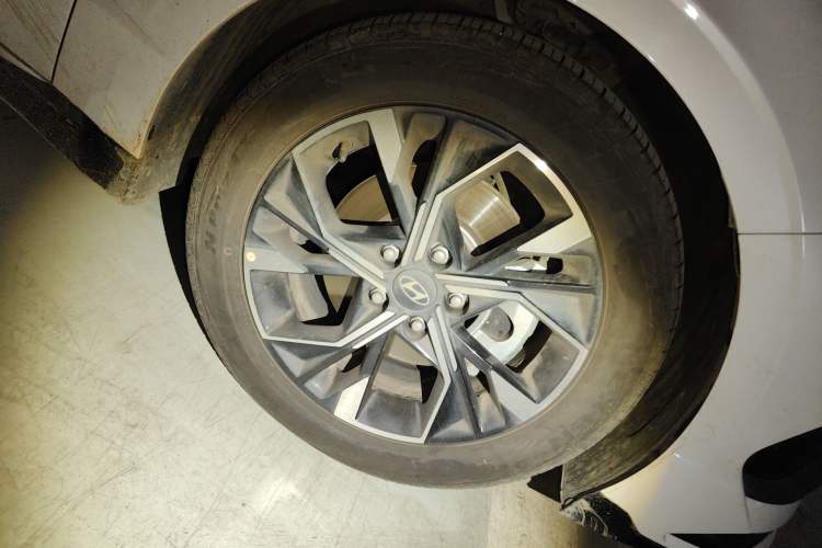 Used Hyundai Sonata 2024 1.5T Pro Right Front Wheel Hub