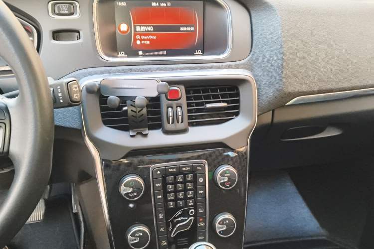 Used Volvo V40 2017 T3 Zhiyi Edition