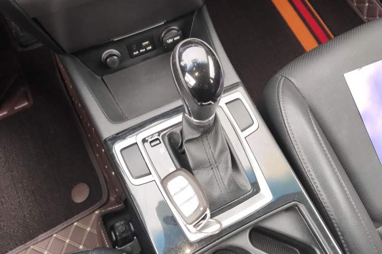 Used Hyundai Mistra 2014 1.8L Automatic Smart GLS Gear Lever