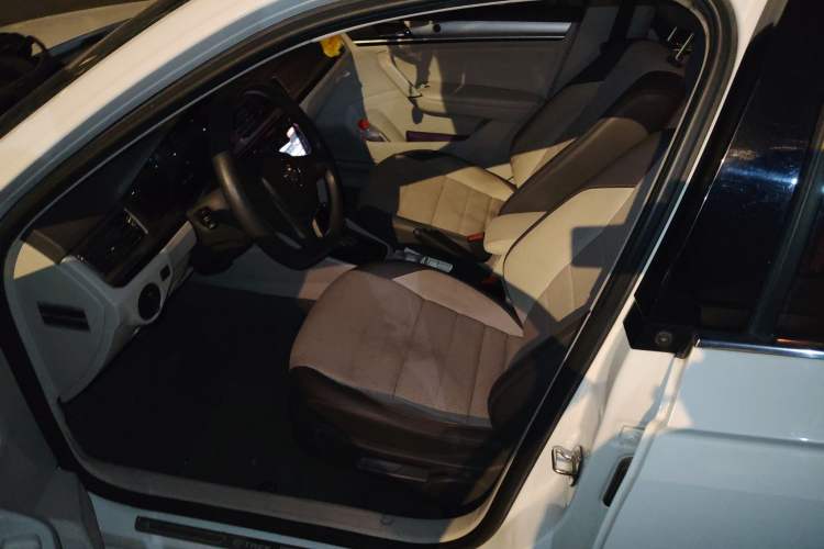 Used Volkswagen C-TREK 2017 1.6L Automatic Comfort Model Left Front Seat