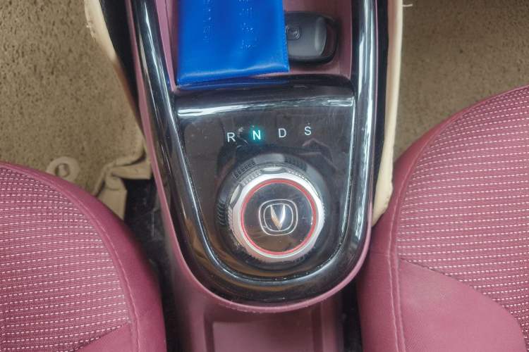 Used CHANGAN OSHAN Benni E-Star 2021 National Edition Colorful Version Lithium Iron Phosphate (31.86 kWh) Gear Lever
