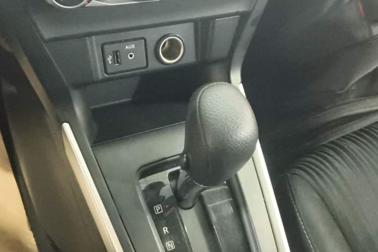 Used Nissan Sylphy 2022 Classic 1.6XE CVT Comfort Edition Gear Lever