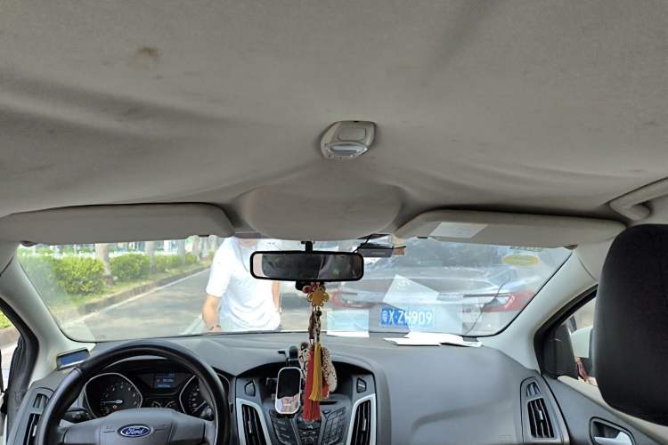 Used Ford Focus 2012 Sedan 1.6L Manual Comfort Model
