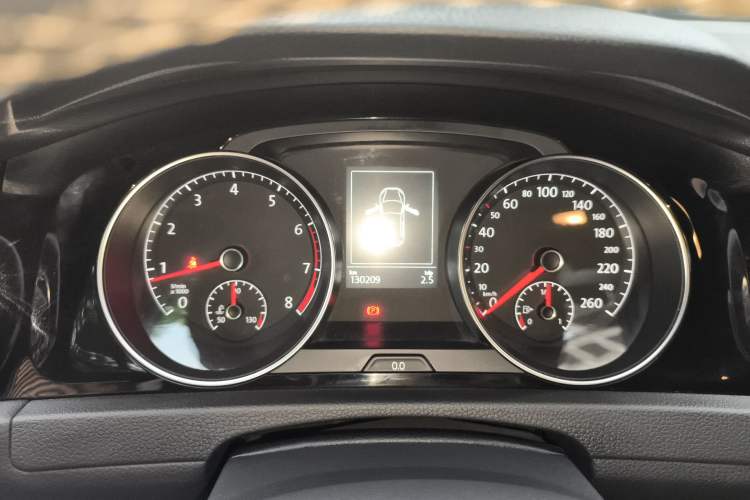 Used Volkswagen Golf 2016 1.4TSI Automatic R-Line Instrument Cluster