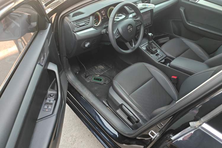 Used Skoda Superb 2018 TSI280 DSG Standard Edition China V Emission Standard Driver Seat