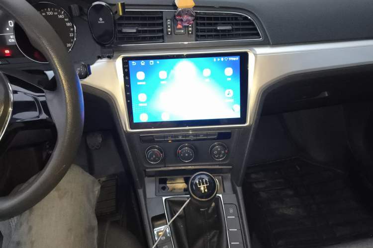 Used Volkswagen Lamando 2015 230TSI Manual Trend Edition