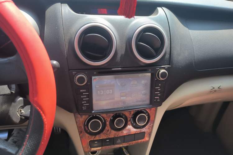 Used CHANGAN KAICHENG Ounuo S 2012 1.3L Standard Version
