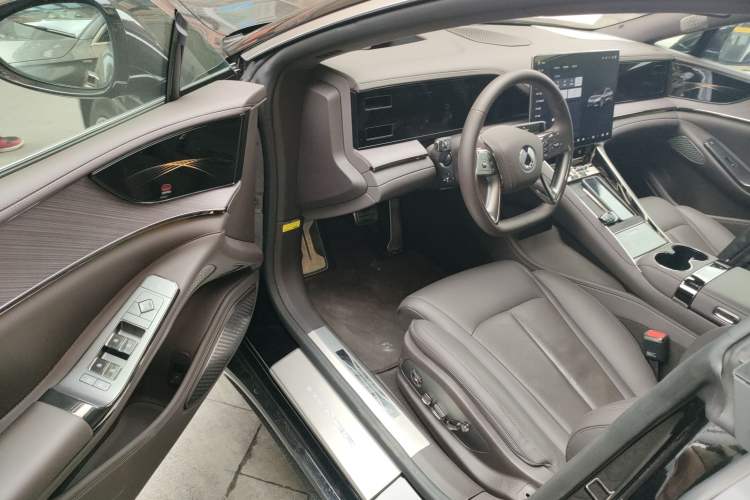 Used Denza Z9 2024 1100 km Four-Wheel Drive Max Version