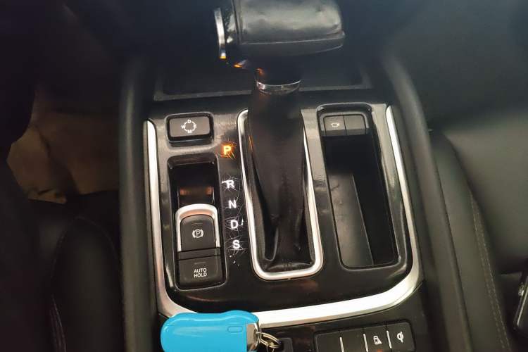 Used GAC Trumpchi GS8 2017 320T Two-Wheel Drive Luxury Smart Connectivity Version (7 Seats) Gear Lever