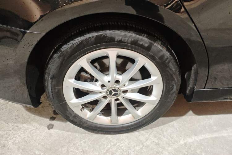 Used Mercedes-Benz A-Class 2021 A 200 L Sport Sedan Fashion Model Right Rear Wheel Hub