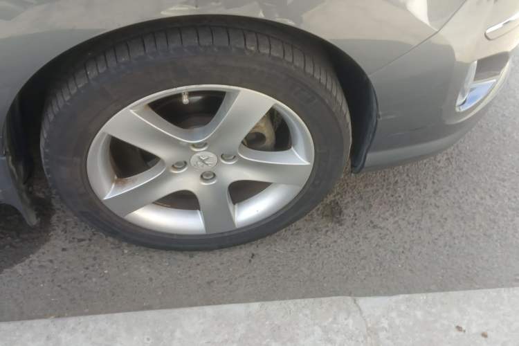 Used Peugeot 408 2013 2.0L Manual Comfort Edition
