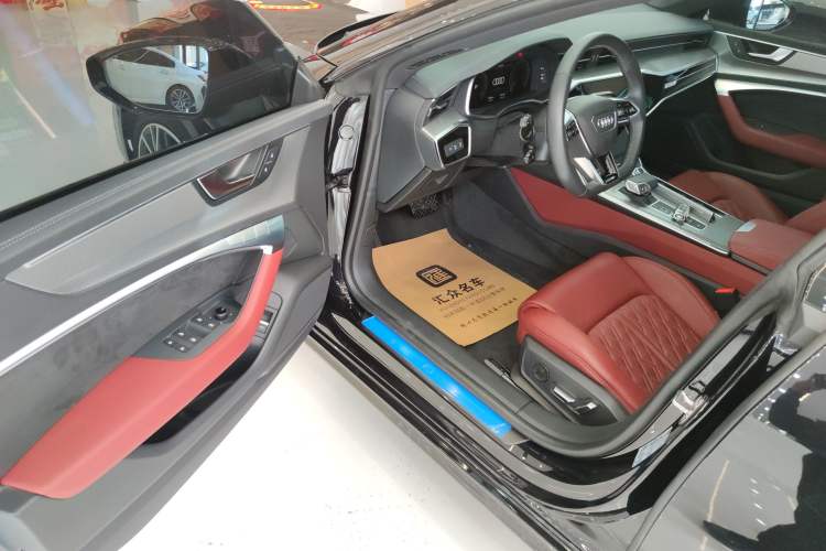 Used Audi A7L 2024 45 TFSI quattro S-line Black Warrior Edition
