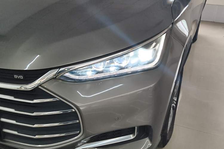 Used BYD Tang 2018 2.0T Automatic SmartConnect Luxury 7-Seater China V Emission Standard
