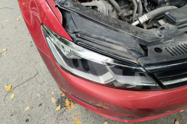 Used Volkswagen Lamando 2015 230TSI DSG Fashion Edition Right Front Headlight