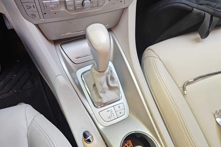 Used Citroen C5 2012 2.0L Automatic Luxury Edition Gear Lever