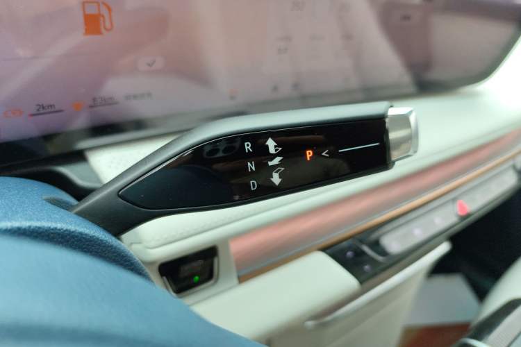 Used Buick GL8 New Energy 2024 Lu Zun Luxury Edition 7-Seater
