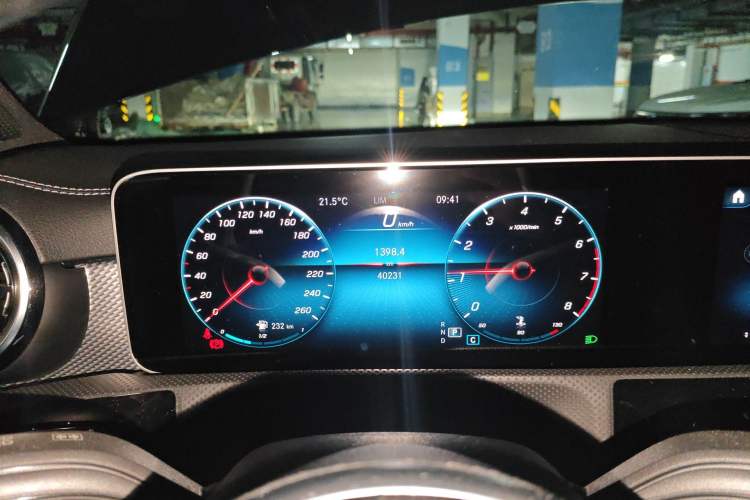 Used Mercedes-Benz A-Class 2019 A 200 L Instrument Cluster