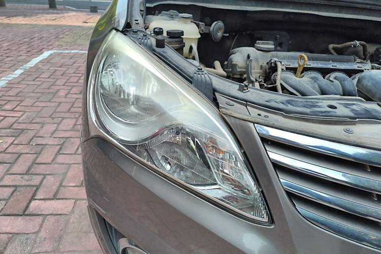 Used Hyundai Celesta 2011 1.6L Manual Comfort Edition Right Front Headlight