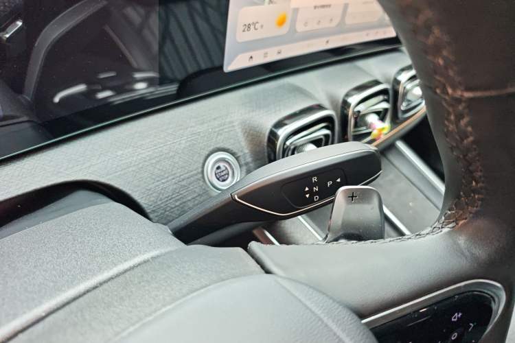 Used Chery Tiggo 9 2023 2.0T Dual-Clutch Two-Wheel Drive Luxury Edition 5 Seats Gear Lever